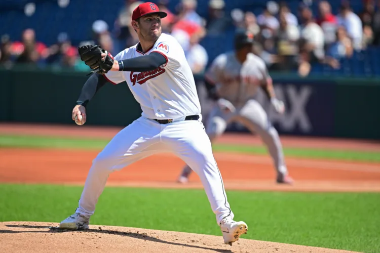 Williams strikes out 11 as Guardians beat Giants 5-2
